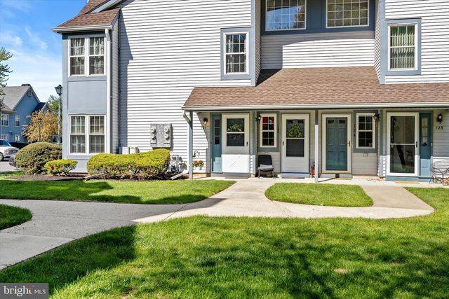 121 ANDOVER PL, Robbinsville, NJ 08691