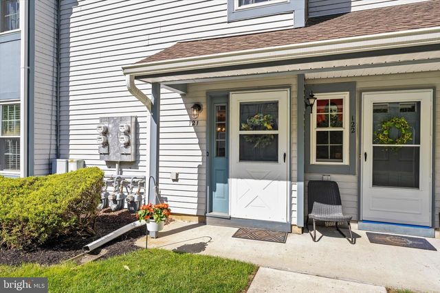 121 ANDOVER PL, Robbinsville, NJ 08691