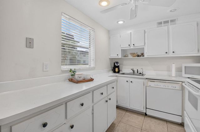 65 SAXONY B 65, Delray Beach, FL 33446