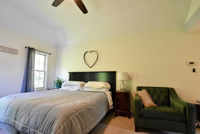 5 Eleanor La, Charlton, MA 01507