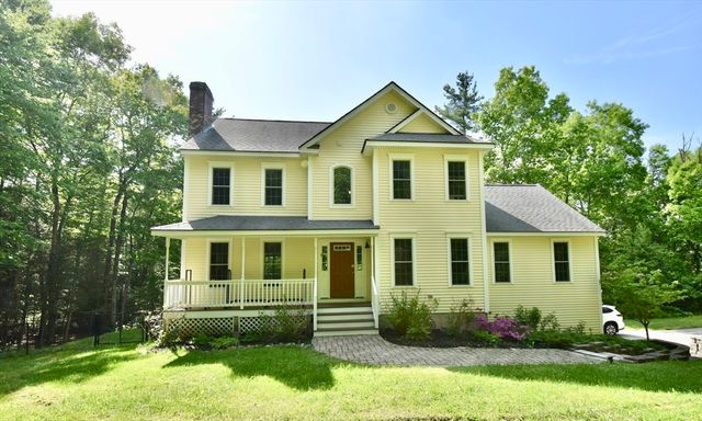 5 Eleanor La, Charlton, MA 01507