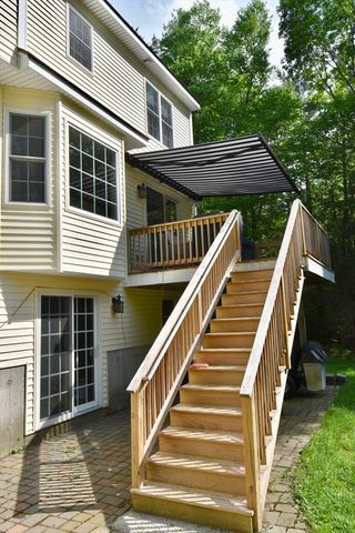 5 Eleanor La, Charlton, MA 01507