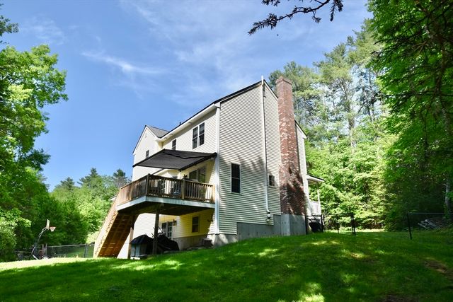 5 Eleanor La, Charlton, MA 01507