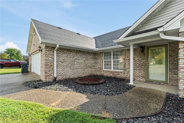 134 N Chipaway Lane, Scottsburg, IN 47170