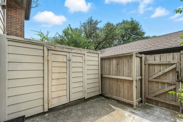 9910 Royal Lane 1202, Dallas, TX 75231