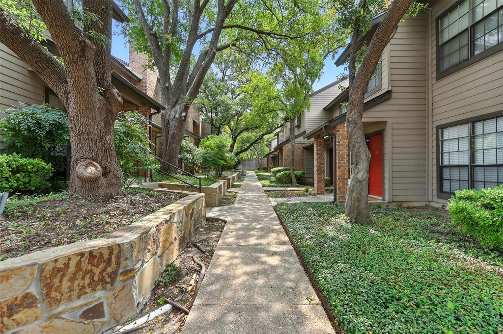 9910 Royal Lane 1202, Dallas, TX 75231