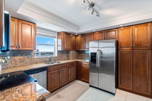 1160 Hillsboro Mile 904, Hillsboro Beach, FL 33062