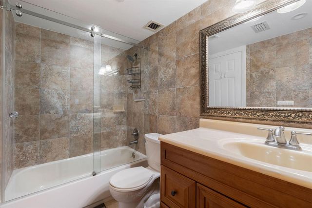 1160 Hillsboro Mile 904, Hillsboro Beach, FL 33062