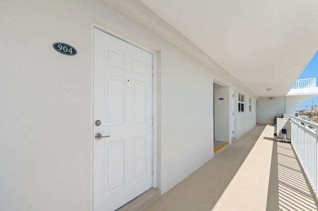 1160 Hillsboro Mile 904, Hillsboro Beach, FL 33062