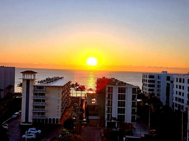 1160 Hillsboro Mile 904, Hillsboro Beach, FL 33062