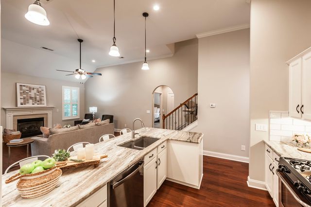 210 Abiding Pl, Goodlettsville, TN 37072