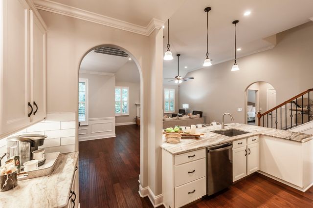 210 Abiding Pl, Goodlettsville, TN 37072