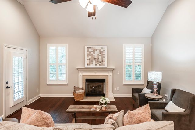 210 Abiding Pl, Goodlettsville, TN 37072