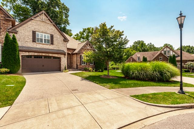 210 Abiding Pl, Goodlettsville, TN 37072