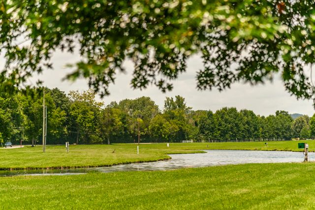 210 Abiding Pl, Goodlettsville, TN 37072