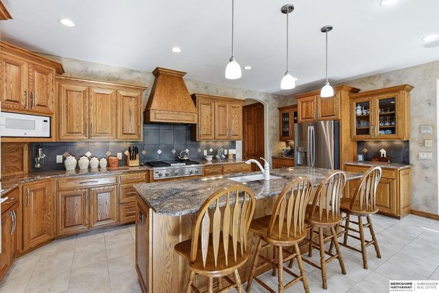 16060 S 63rd Street, Papillion, NE 68133
