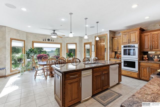 16060 S 63rd Street, Papillion, NE 68133