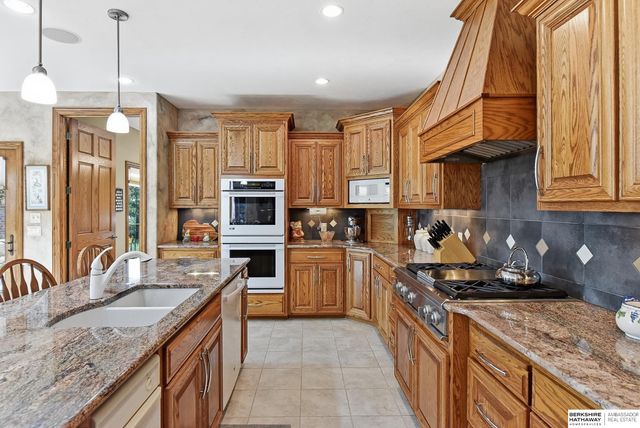 16060 S 63rd Street, Papillion, NE 68133