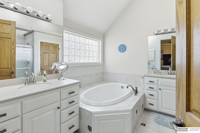 16060 S 63rd Street, Papillion, NE 68133
