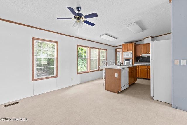 323 Macdonald Boulevard, Havelock, NC 28532