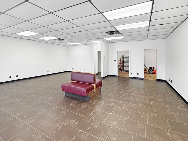 2922 Merle Hay Road, Des Moines, IA 50310