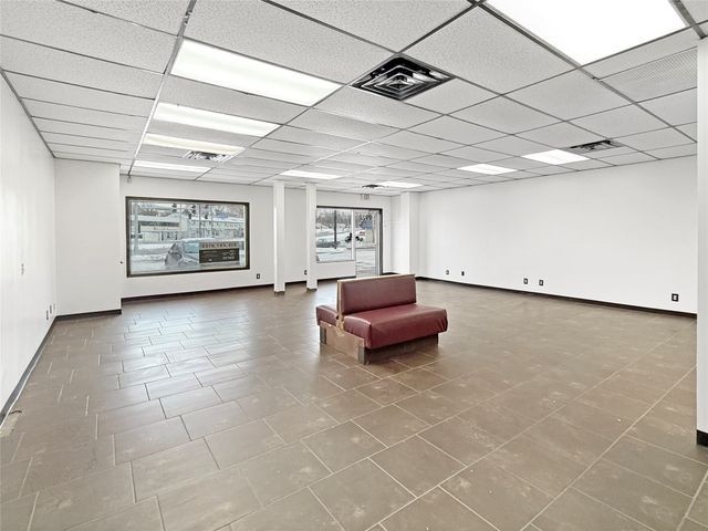 2922 Merle Hay Road, Des Moines, IA 50310