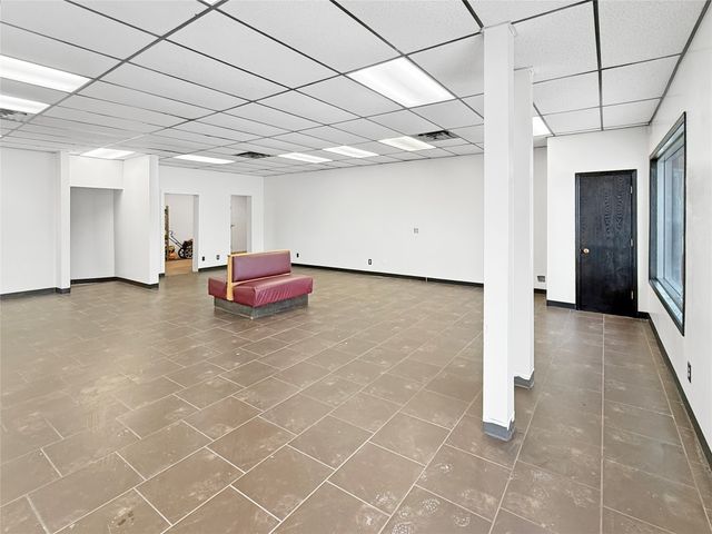 2922 Merle Hay Road, Des Moines, IA 50310