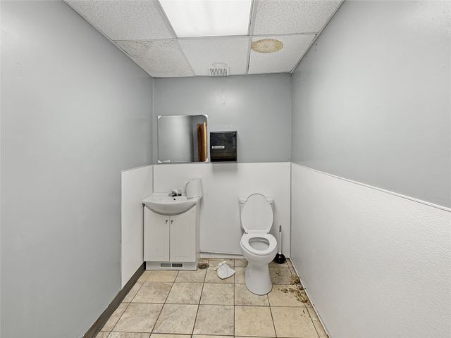 2922 Merle Hay Road, Des Moines, IA 50310