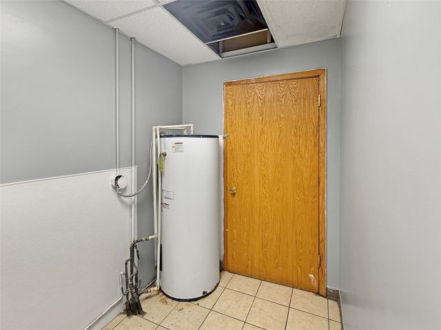 2922 Merle Hay Road, Des Moines, IA 50310