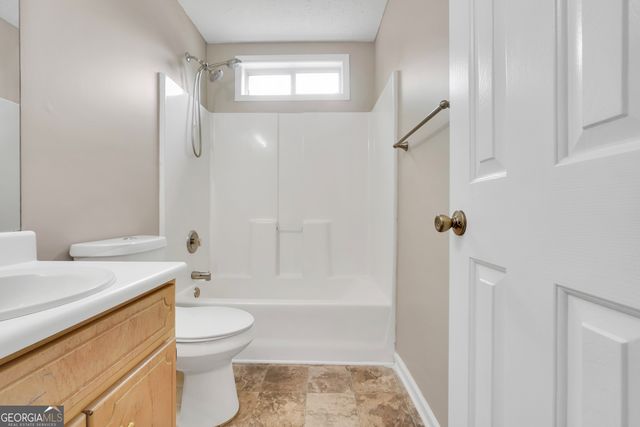 521 Sarahs Lane, Locust Grove, GA 30248