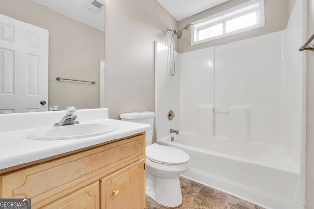 521 Sarahs Lane, Locust Grove, GA 30248