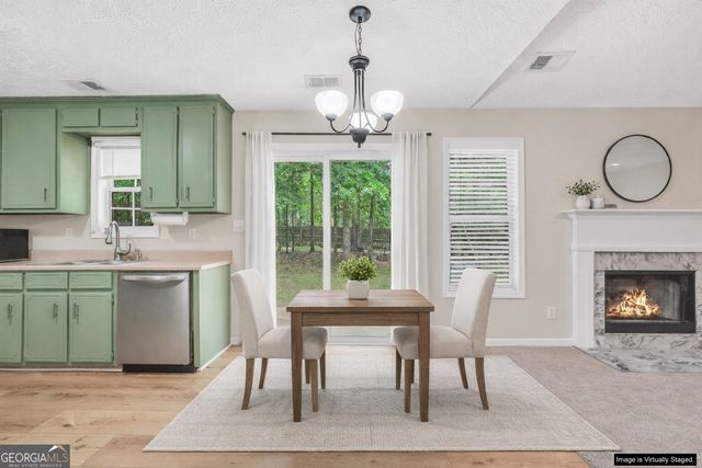 521 Sarahs Lane, Locust Grove, GA 30248