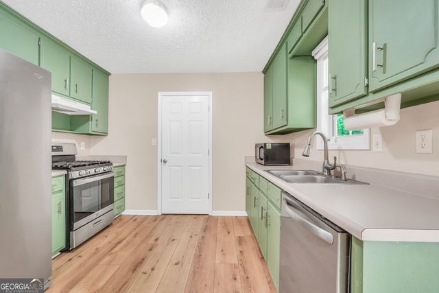 521 Sarahs Lane, Locust Grove, GA 30248