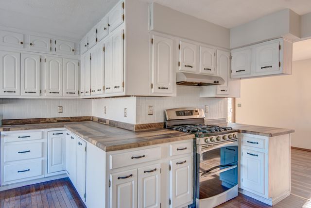 611 Bayberry Court, Valparaiso, IN 46385