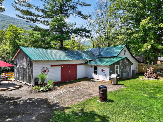 8213 Main Street, Hunter, NY 12442