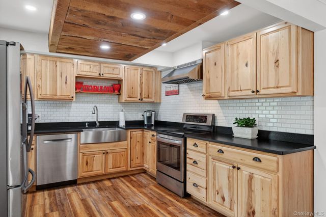 8213 Main Street, Hunter, NY 12442