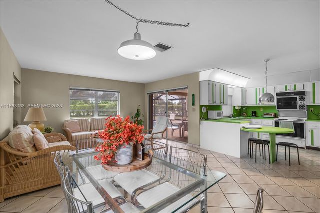 16623 Waters Edge Dr, Weston, FL 33326