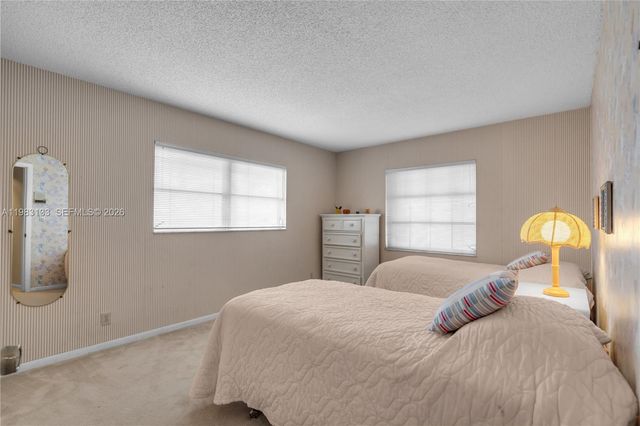 16623 Waters Edge Dr, Weston, FL 33326