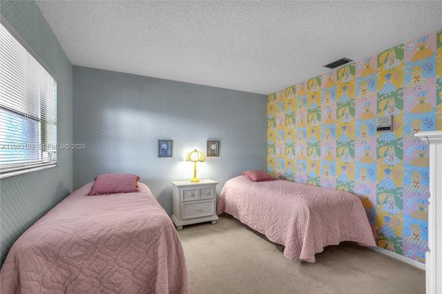 16623 Waters Edge Dr, Weston, FL 33326