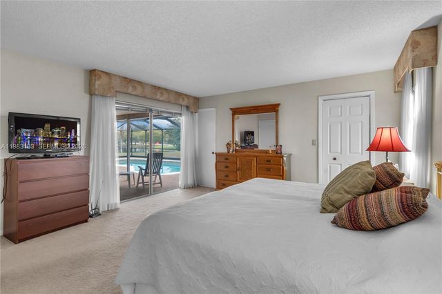 16623 Waters Edge Dr, Weston, FL 33326