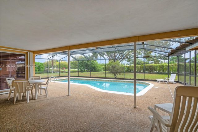 16623 Waters Edge Dr, Weston, FL 33326