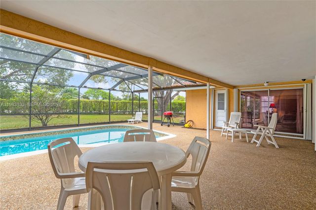 16623 Waters Edge Dr, Weston, FL 33326