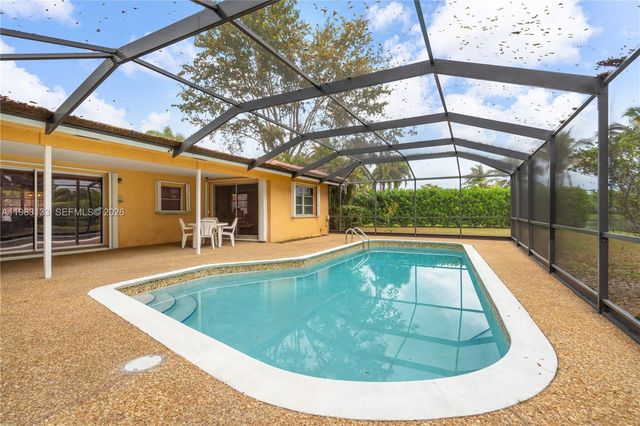 16623 Waters Edge Dr, Weston, FL 33326