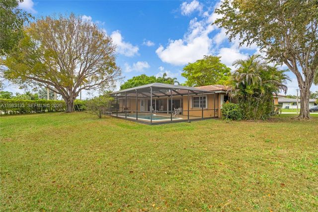 16623 Waters Edge Dr, Weston, FL 33326