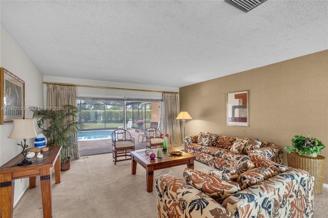 16623 Waters Edge Dr, Weston, FL 33326