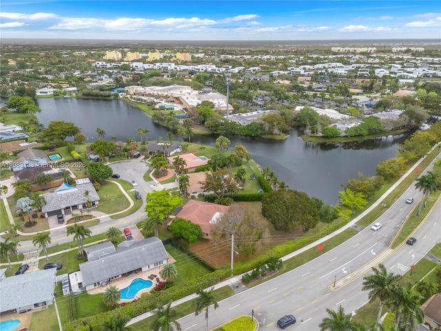 16623 Waters Edge Dr, Weston, FL 33326