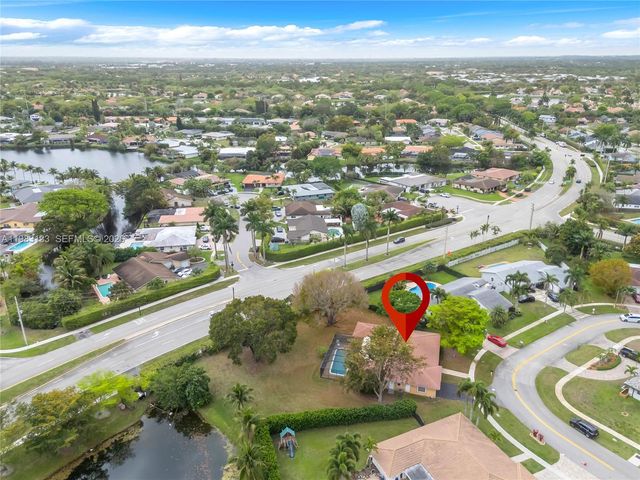 16623 Waters Edge Dr, Weston, FL 33326