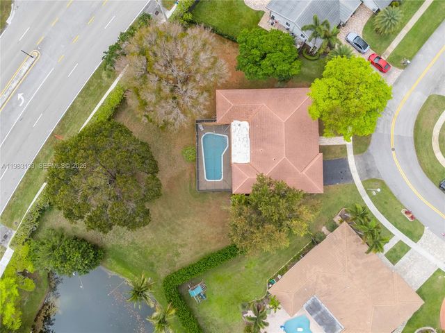16623 Waters Edge Dr, Weston, FL 33326