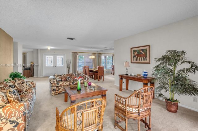 16623 Waters Edge Dr, Weston, FL 33326