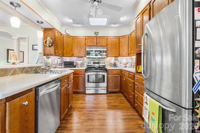 1137 Hibriten Drive SE, Lenoir, NC 28645